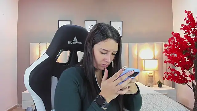 Snapshot of sara_parker069 chatting on 09-18-25, 01:14 sara parker069 online show from 09-18-25, 01:14