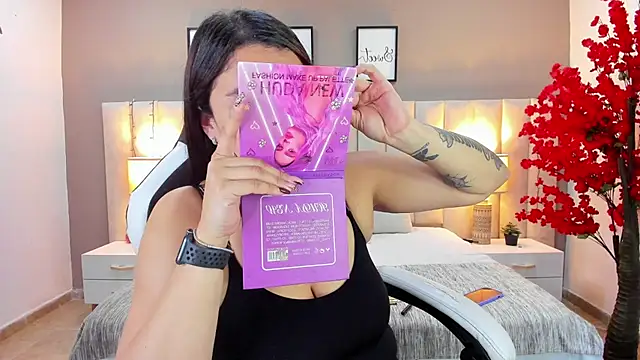 Snapshot of sara_parker069 chatting on 09-19-25, 02:10 sara parker069 online show from 09-19-25, 02:10