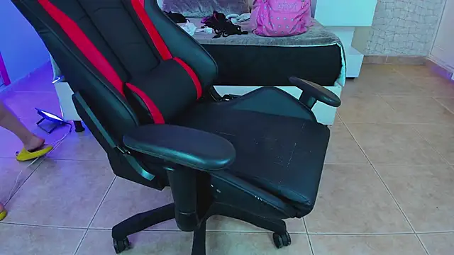 Snapshot of sara_parker069 chatting on 02-07-25, 04:06 sara parker069 online show from 02-07-25, 04:06