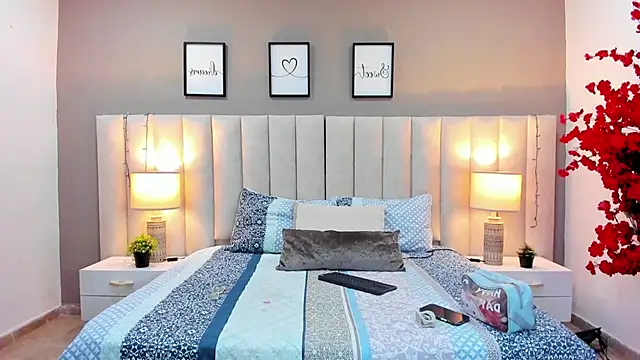 Snapshot of sara_parker069 chatting on 10-09-25, 09:43 sara parker069 online show from 10-09-25, 09:43