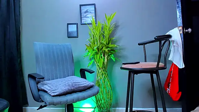 Damian 022 online show from 10-08-25, 11:01