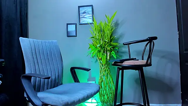 Damian 022 online show from 10-29-25, 01:04