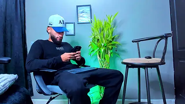 Damian 022 online show from 10-24-25, 02:16