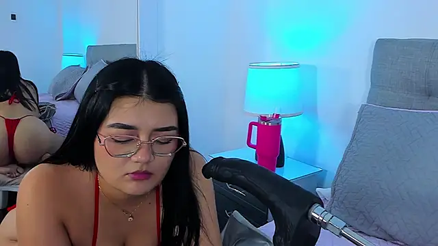 Snapshot of Samantha__Vega chatting on 04-27-26, 08:40 Samantha Vega online show from 04-27-26, 08:40