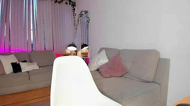 Bella ev online show from 02-21-25, 10:37