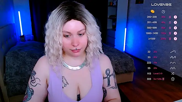 Blueberry-baby online show from 12-14-25, 04:23