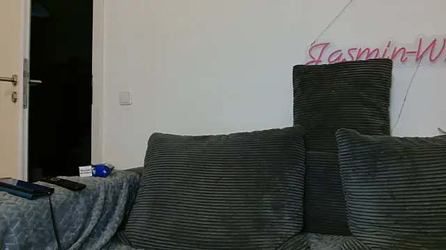 Jasmin-White online show from 06-18-26, 03:39