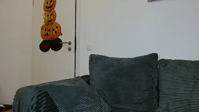 Jasmin-White online show from 11-14-25, 05:27