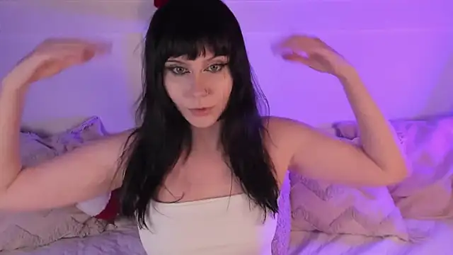 UnaMedison online show from 12-17-25, 02:22