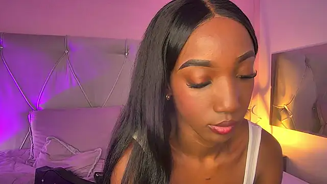 Snapshot of FiorelaLenin chatting on 02-25-26, 06:19 FiorelaLenin online show from 02-25-26, 06:19