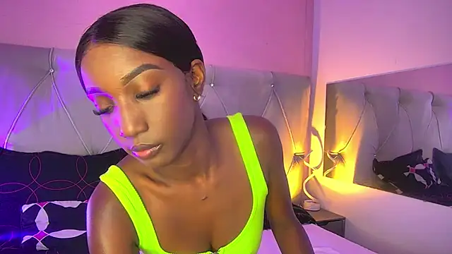 Snapshot of FiorelaLenin chatting on 01-16-26, 06:01 FiorelaLenin online show from 01-16-26, 06:01