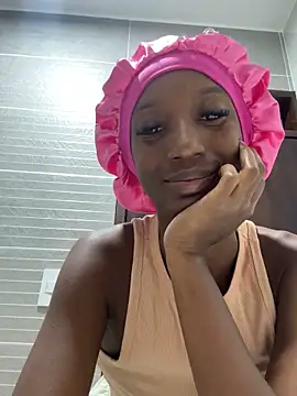 Snapshot of FiorelaLenin chatting on 02-16-26, 01:26 FiorelaLenin online show from 02-16-26, 01:26