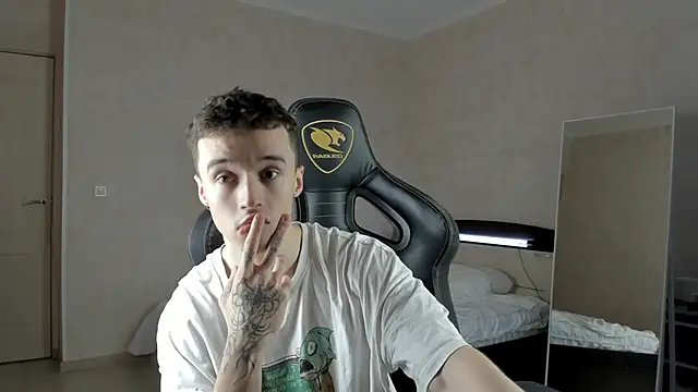 Snapshot of MasonWarholl chatting on 03-02-25, 03:08 MasonWarholl online show from 03-02-25, 03:08