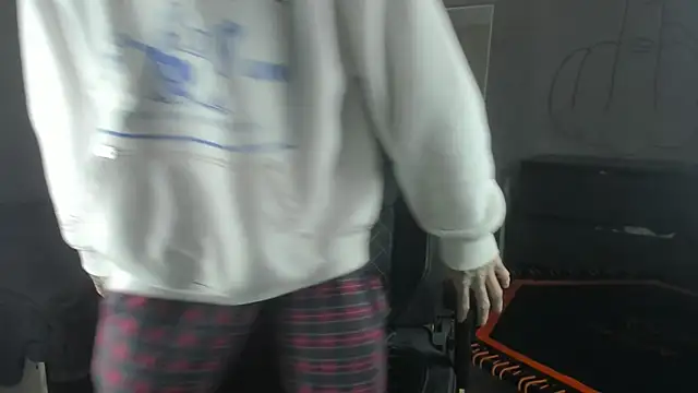 Snapshot of MasonWarholl chatting on 10-02-25, 04:10 MasonWarholl online show from 10-02-25, 04:10