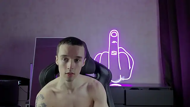 Snapshot of MasonWarholl chatting on 01-10-25, 07:35 MasonWarholl online show from 01-10-25, 07:35