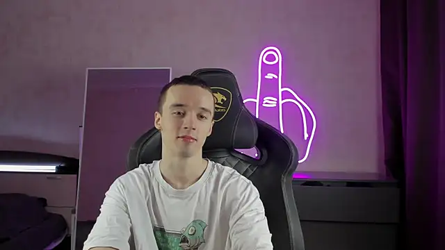 Snapshot of MasonWarholl chatting on 01-09-25, 05:43 MasonWarholl online show from 01-09-25, 05:43