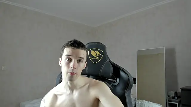 Snapshot of MasonWarholl chatting on 01-28-25, 04:39 MasonWarholl online show from 01-28-25, 04:39