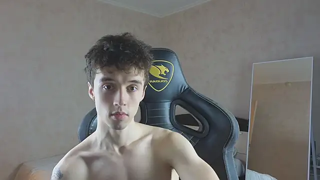 Snapshot of MasonWarholl chatting on 11-14-25, 02:32 MasonWarholl online show from 11-14-25, 02:32