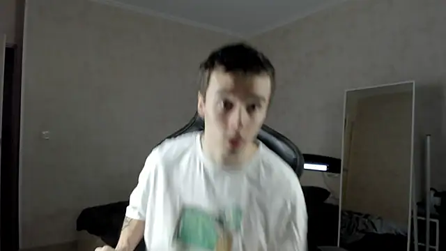 Snapshot of MasonWarholl chatting on 02-13-25, 08:24 MasonWarholl online show from 02-13-25, 08:24