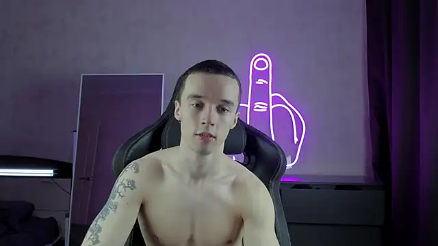 Snapshot of MasonWarholl chatting on 01-10-25, 04:33 MasonWarholl online show from 01-10-25, 04:33