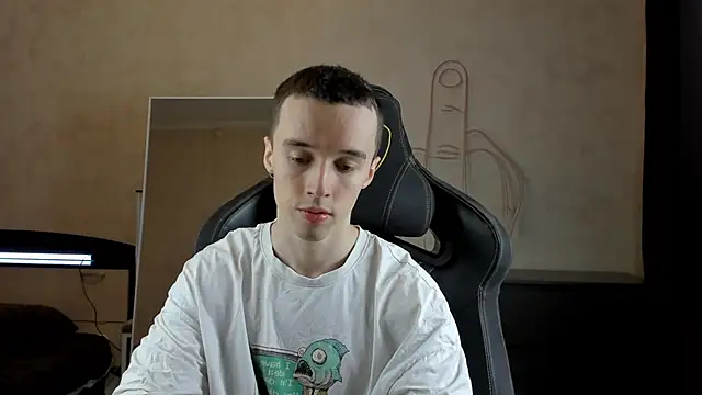 Snapshot of MasonWarholl chatting on 01-07-25, 10:52 MasonWarholl online show from 01-07-25, 10:52