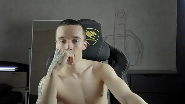 Snapshot of MasonWarholl chatting on 01-06-25, 04:26 MasonWarholl online show from 01-06-25, 04:26