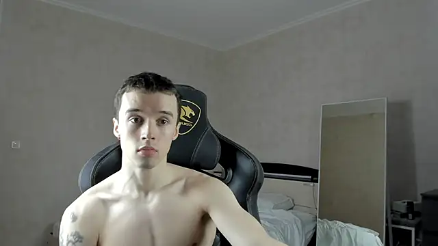 Snapshot of MasonWarholl chatting on 01-28-25, 01:29 MasonWarholl online show from 01-28-25, 01:29