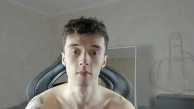 Snapshot of MasonWarholl chatting on 10-15-25, 04:26 MasonWarholl online show from 10-15-25, 04:26