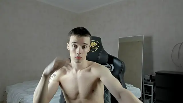 Snapshot of MasonWarholl chatting on 01-26-25, 02:35 MasonWarholl online show from 01-26-25, 02:35