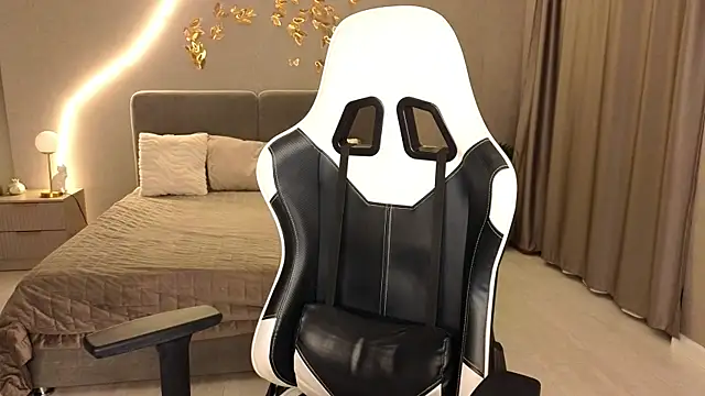 ammy cummy online show from 12-15-25, 03:56