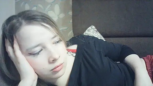 Snapshot of ViolaCandy chatting on 05-14-26, 05:59 ViolaCandy online show from 05-14-26, 05:59