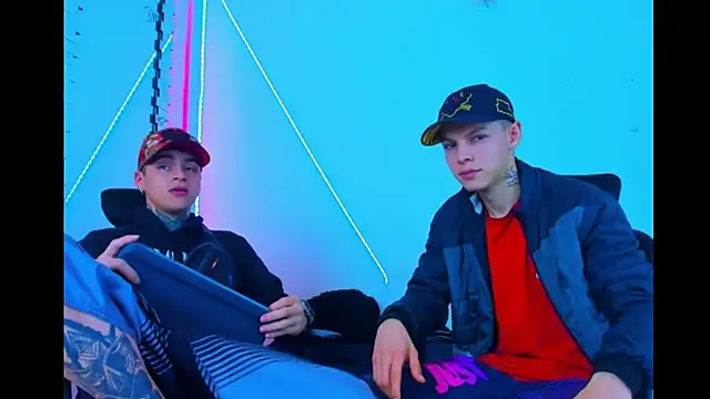 HOT boy2025 online show from 09-19-25, 05:22