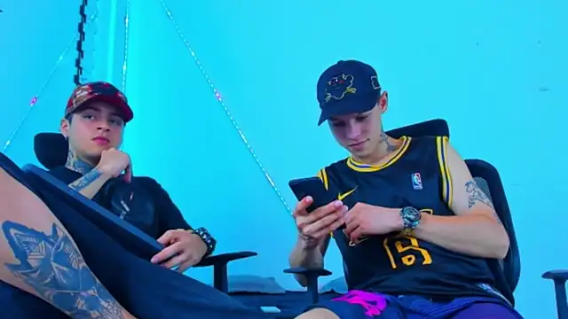 HOT boy2025 online show from 10-06-25, 12:56