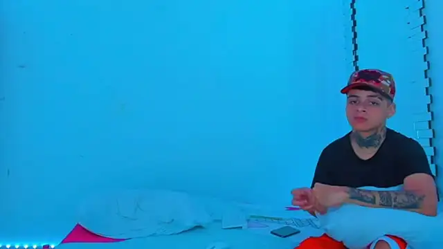 HOT boy2025 online show from 01-21-25, 02:22