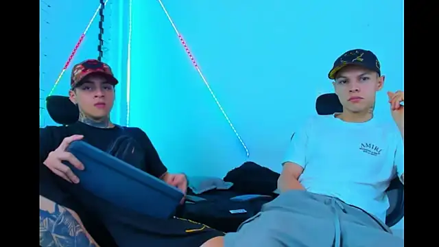 HOT boy2025 online show from 09-17-25, 03:08