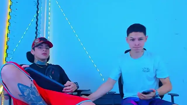 HOT boy2025 online show from 10-20-25, 01:29