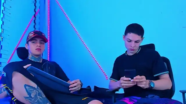 HOT boy2025 online show from 10-09-25, 12:33