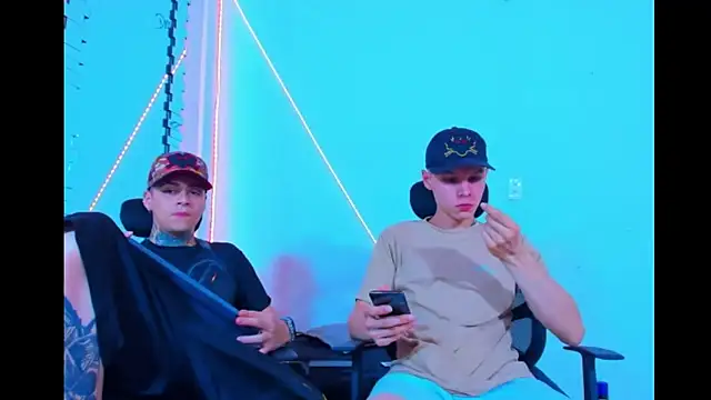 HOT boy2025 online show from 09-11-25, 04:01