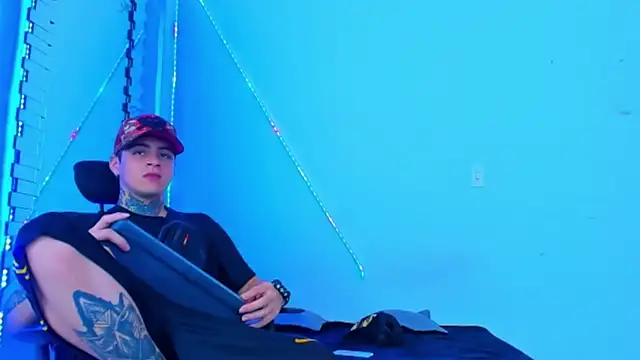 HOT boy2025 online show from 10-07-25, 07:26