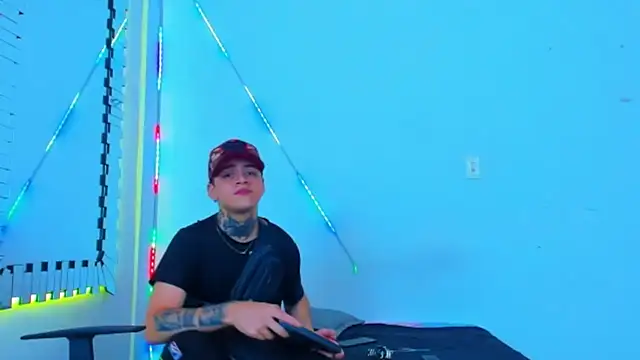 HOT boy2025 online show from 09-27-25, 11:33