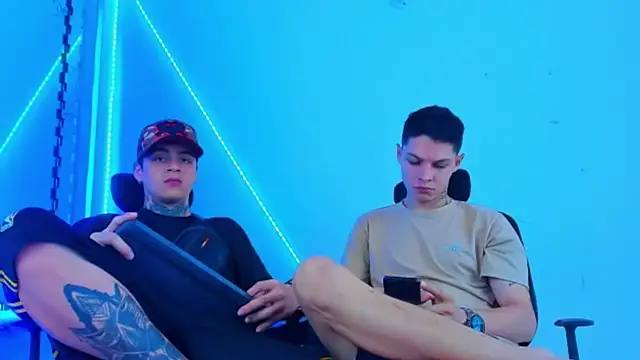 HOT boy2025 online show from 10-14-25, 12:00