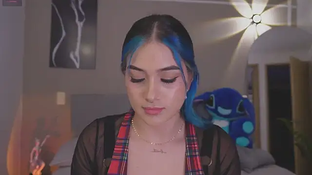 AnnyHizzle online show from 12-23-25, 02:22