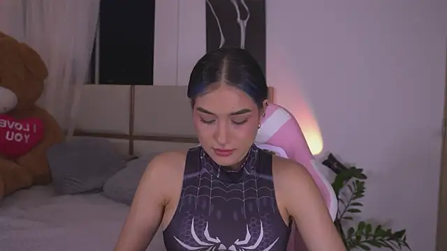 Snapshot of AnnyHizzle chatting on 05-28-26, 11:32 AnnyHizzle online show from 05-28-26, 11:32