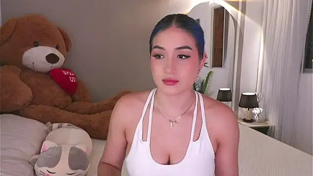 AnnyHizzle online show from 10-18-25, 02:02