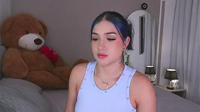 AnnyHizzle online show from 10-11-25, 11:06