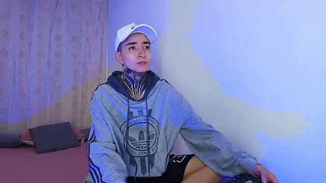 Tinny and Candy online show from 02-06-26, 10:28