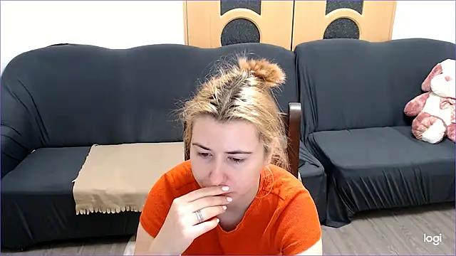 Snapshot of VioletaFlower7 chatting on 03-10-25, 05:50 VioletaFlower7 online show from 03-10-25, 05:50