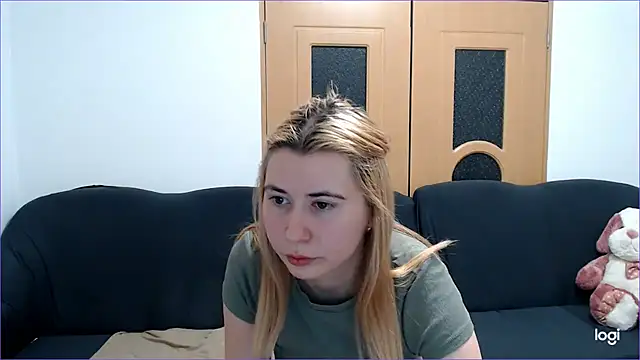 Snapshot of VioletaFlower7 chatting on 03-11-25, 05:24 VioletaFlower7 online show from 03-11-25, 05:24