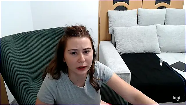 Snapshot of VioletaFlower7 chatting on 09-15-25, 04:40 VioletaFlower7 online show from 09-15-25, 04:40