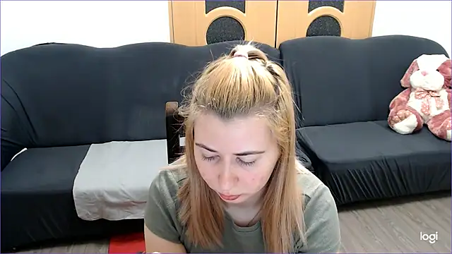 Snapshot of VioletaFlower7 chatting on 02-22-25, 08:18 VioletaFlower7 online show from 02-22-25, 08:18